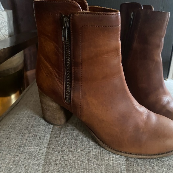 Excellent condition! Frye double zip bootie - Picture 7 of 8